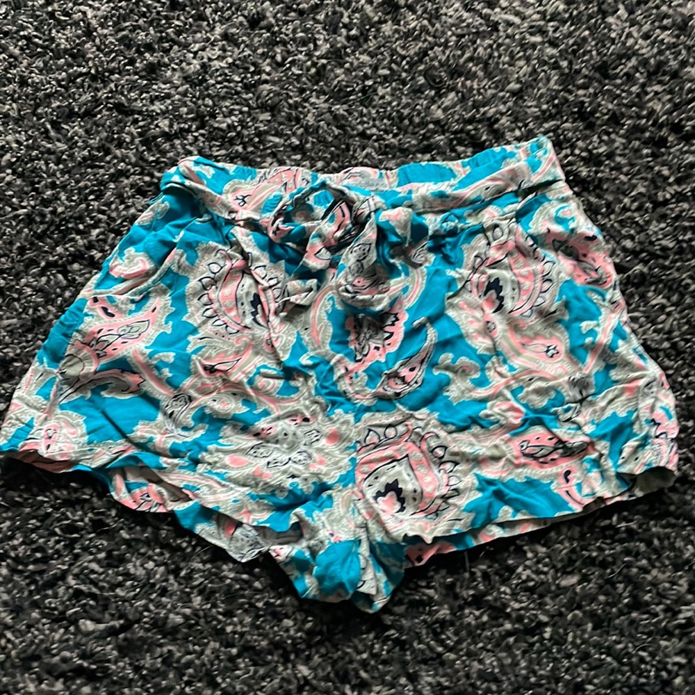 Charlotte Russe shorts size M